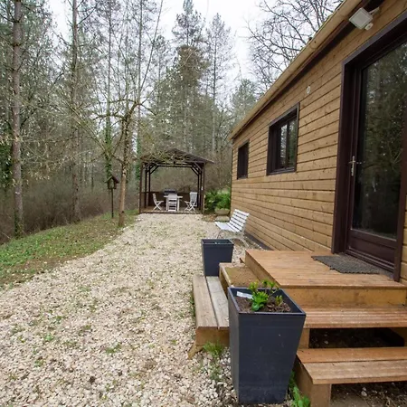 Rustique Avec Terrasse Et Wifi Au Coeur Du Perigord Noir - Fr-1-616-387 *