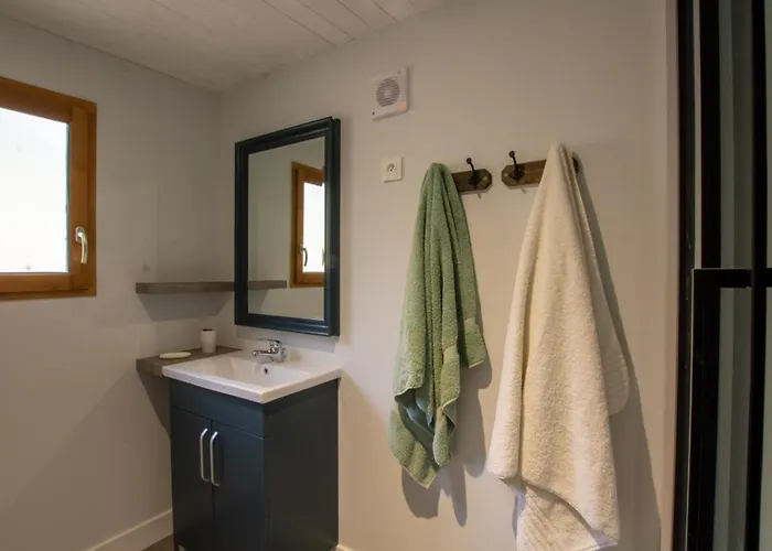 Casa de Férias Rustique Avec Terrasse Et Wifi Au Coeur Du Perigord Noir - Fr-1-616-387 *